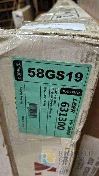 LEER Truck Cap Model 58GS19 for 2015+ GM Silverado 5ft8', Part No. 631300 image