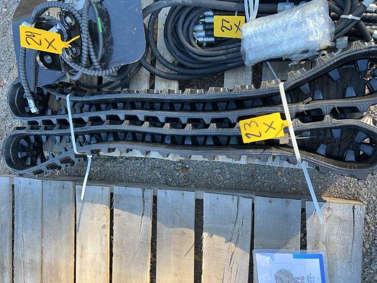 SKLP VA-BT mini excavator rubber track image