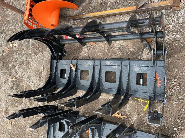 FUTURE MoLG6O Mini Skid Steer Grapple image