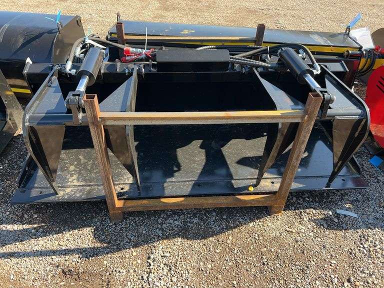 FUTURE FT-PG72C Skid Steer Plate Grabber - 72in Width, 35in Opening image