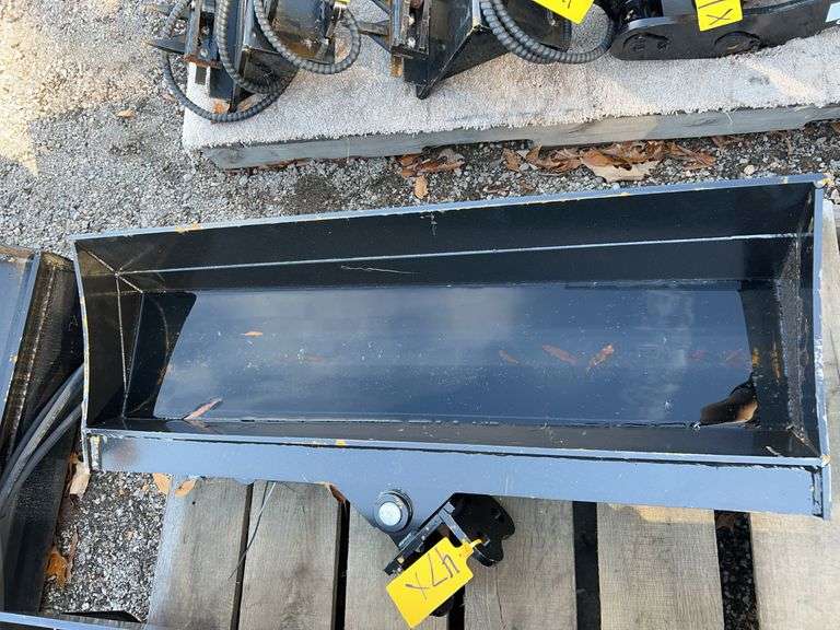 MIVA 40 in Excavator Attachment Set image