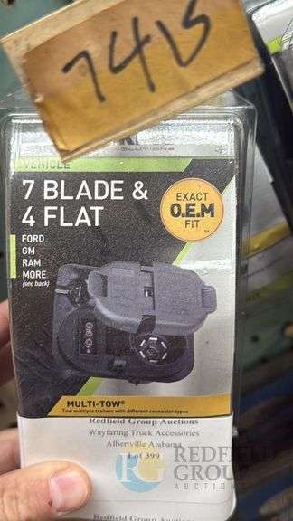 Hopkins Multi-Tow 40975, 7 Blade & 4 Flat Connector Adapter, Black image