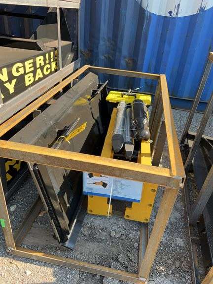 2025 AGT SSHH680 - Heavy Duty Skid Steer Hydraulic Breaker - Top Type image