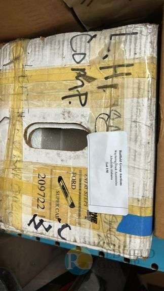 Ford Super Cab Step Bar / Nerf Bar, Serial 209722, Fits F-250 image