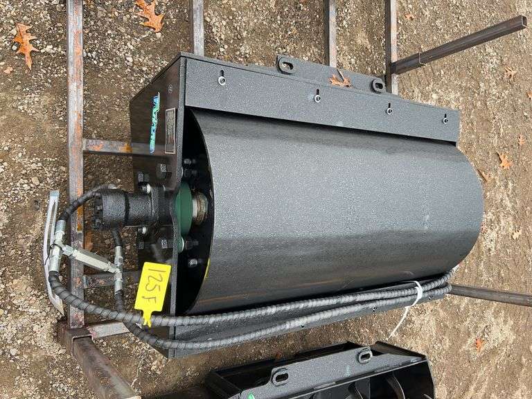 FUTURE FT-VR39 39" Mini Skid Steer Vibratory Roller image