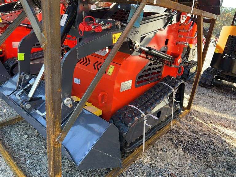 2025 YOUERT YOU-380 Mini Skid Steer Loader - 27HP image