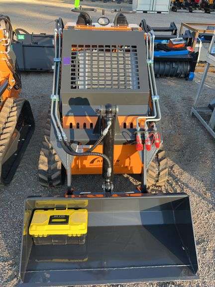 2025 ARTEER QB-480 - Track Skid Steer Loader w/ 25HP RATO Gas Engine & EPA/CE Cert image