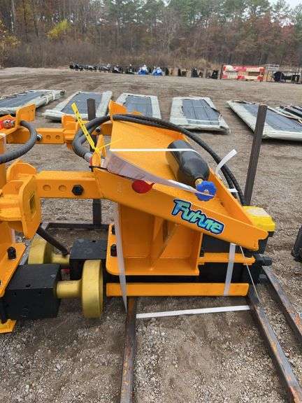 FUTURE FT-AD680 Skid Steer Pile Hammer image