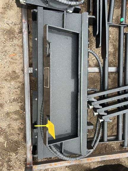 FUTURE FT-CYHC Mini Skid Steer Side Shift Forks - 200KG image