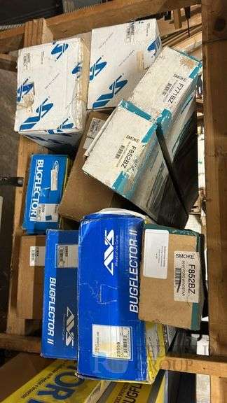 LARGE LOT-AVS Bugflector II for Chevrolet Silverado 1995-2002, Smoke, Made in USA image