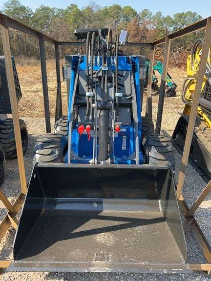 2025 AGT MX-MRW14 - Compact Track Loader w/ 15HP RATO Gas Engine & EPA Cert image