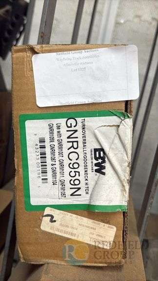 B&W GNRC959N Turnoverball Gooseneck Hitch, 30,000 lbs Capacity image