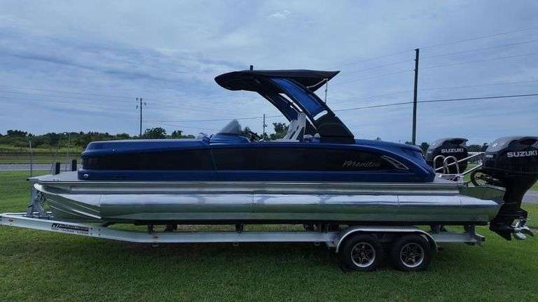 2024 MANITOU 25 XTRFXW w/Suzuki DF300 image