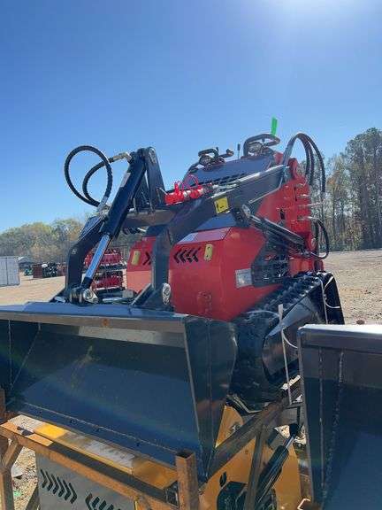 2025 YOUERT YOU-380 Mini Skid Steer Loader - 27HP image