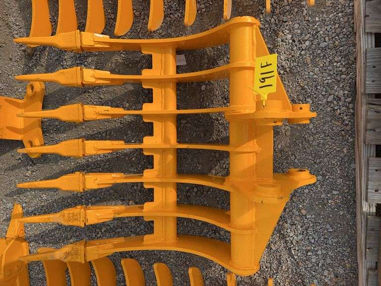 FUTURE 32" Excavator Rake with Teeth - Fits CAT 305 image