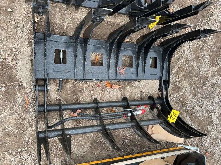 FUTURE MoLG6O Mini Skid Steer Grapple image