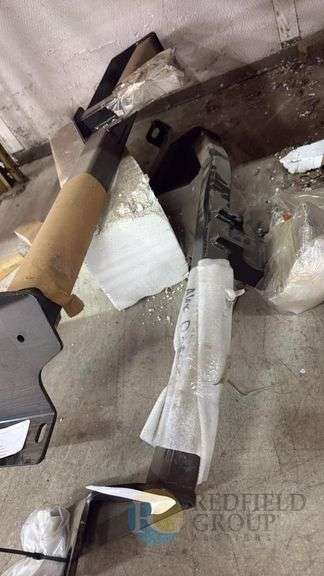 Trailer Hitch Receiver, Model 75998, 6,000 lbs, 2" Receiver, Made in Mexico image