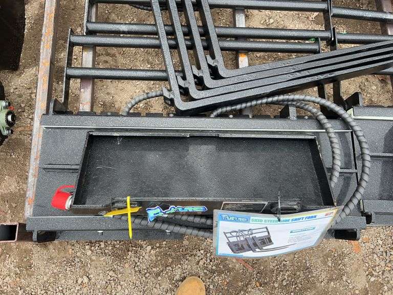 FUTURE FT-CYHC Mini Skid Steer Side Shift Forks - 200KG image