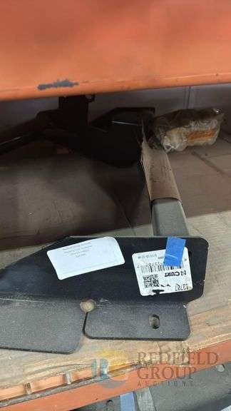 CURT 13047 Trailer Hitch Receiver, Class III, 2" Receiver, 6,000 lbs GTW image