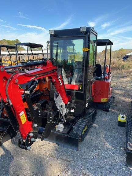 MIVA VA13C Mini Excavator - w/Cabin, Rubber Track, 16" Bucket, Hydraulic image