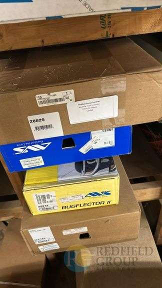 LARGE LOT-AVS Bugflector II Bug Deflector, Compatible with GMC/Chevrolet/Ford Models image