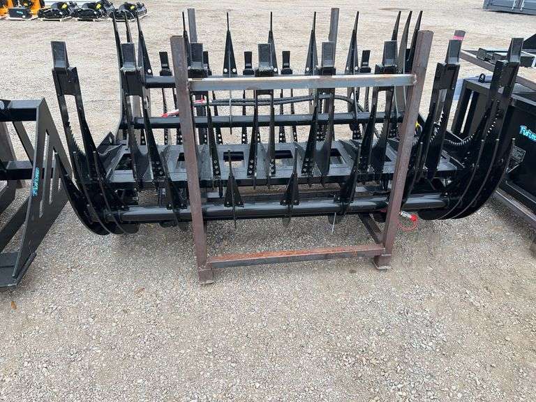 FUTURE FT-CLG72C 72" Skid Steer Grapple - 10 Teeth, 15KN Force image