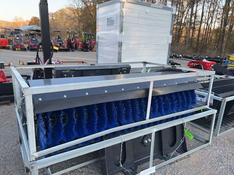 2025 ARTEER ASSB-72W - 72" Angle Skid Steer Broom - Hydraulic Drive image