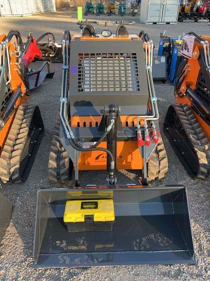 2025 ARTEER QB-480 - Track Skid Steer Loader w/ 25HP RATO Gas Engine & EPA/CE Cert image