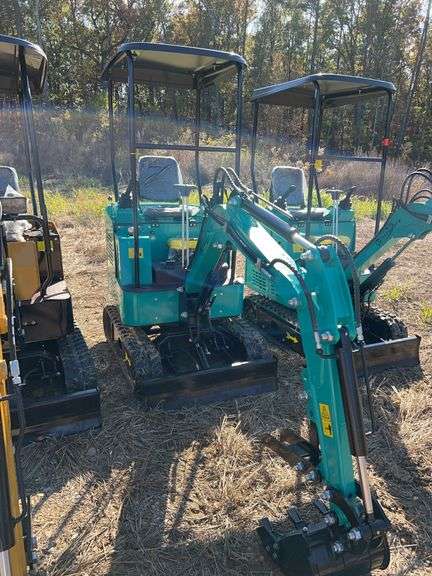 2025 CFG H15R Mini Excavator - 8.6KW w/Pilot Controls image