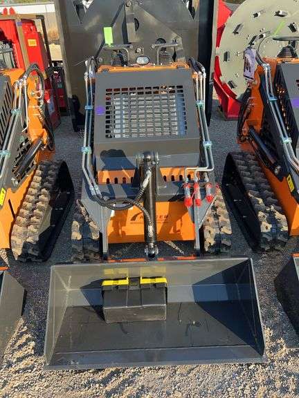 2025 ARTEER QB-480 - Track Skid Steer Loader w/ 25HP RATO Gas Engine & EPA/CE Cert image