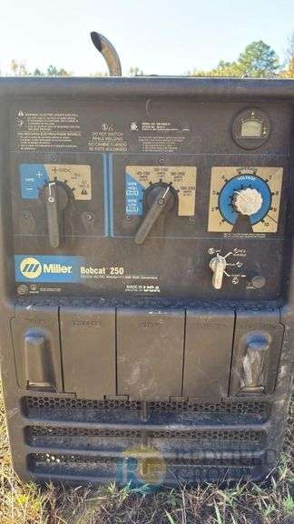 Miller Bobcat 250 Welder/Generator, 11,000 Watts, Serial MB160231H image