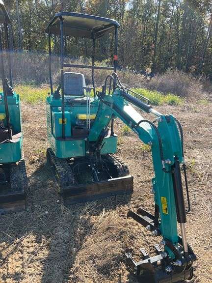 2025 CFG H15R Mini Excavator - 8.6KW w/Pilot Controls image