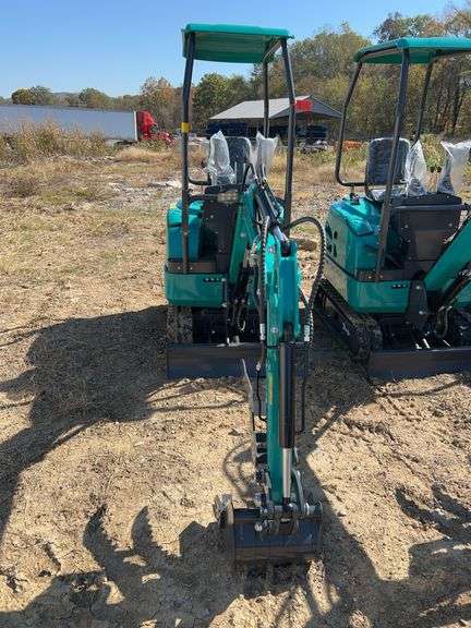 2025 CFG QK16R Mini Excavator - 15HP w/Hydraulic Thumb image