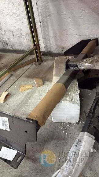 CURT 123641 Trailer Hitch, 1-1/4" Receiver, Serial 123x41x26 image