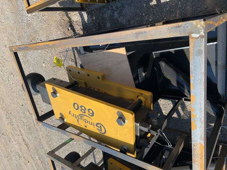 2025 AGT PD680-PZ - Heavy Duty Skid Steer Hydraulic Breaker - Top Type image