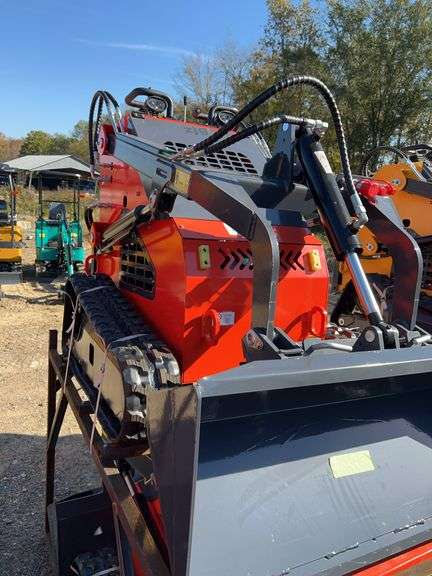 2025 YOUERT YOU-380 Mini Skid Steer Loader - 27HP image