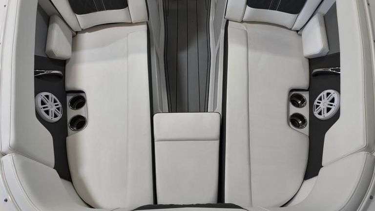 2024 MONTEREY M225BOWRIDER w/Mercury 225XL image