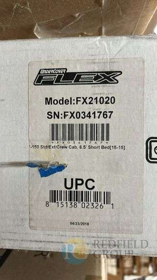 UnderCover FX21020 Truck Bed Cover for Ford F-150 6.5' Bed, Matte Black image