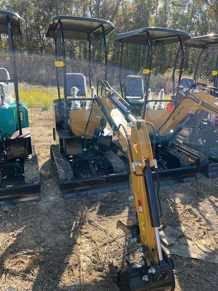 2025 CFG H12R Mini Excavator - 420cc w/Hydraulic Boom & Bucket Controls image