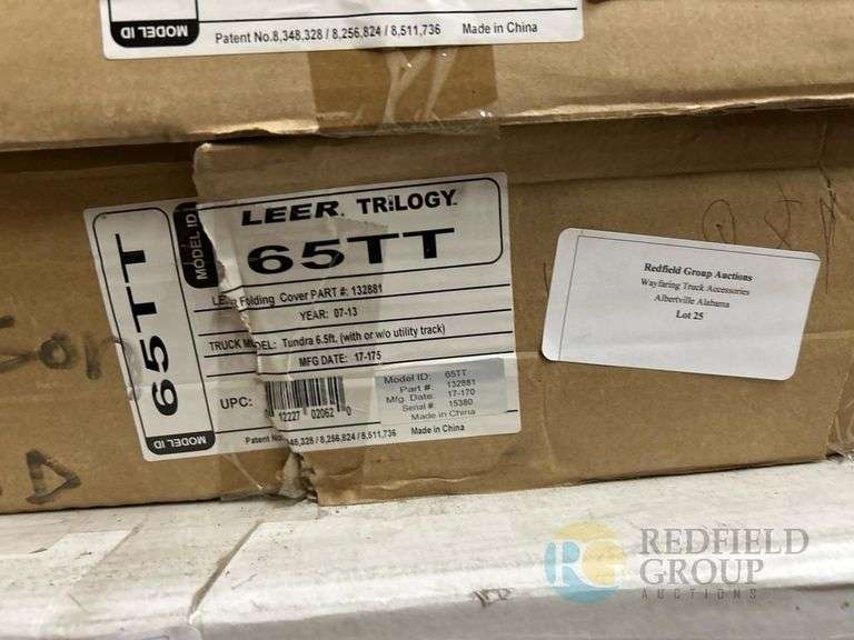 Leer Trilogy 65TT Folding Truck Bed Cover for Toyota Tundra 2014 image