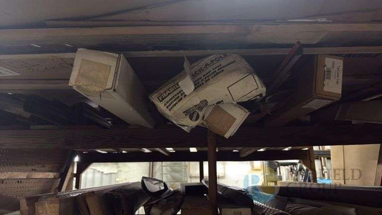 Tailgate Cap for Pickup Trucks, Manufacturer's Part Number 30006 image