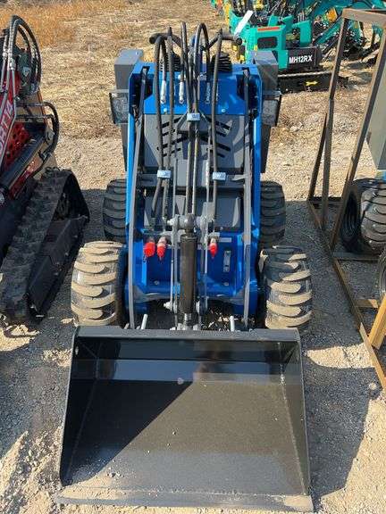 2025 AGT MX-MRW14 - Compact Track Loader w/ 15HP RATO Gas Engine & EPA Cert image