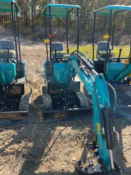 2025 CFG QH12R Mini Excavator - 420cc w/Hydraulic Boom & Bucket Controls image