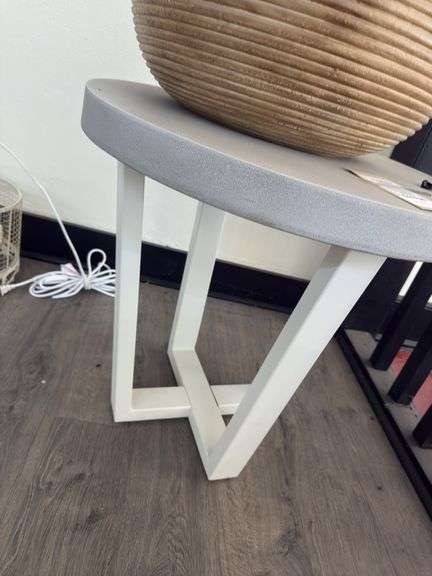 South Beach End Table 24x24x23 With/ designer lamp!