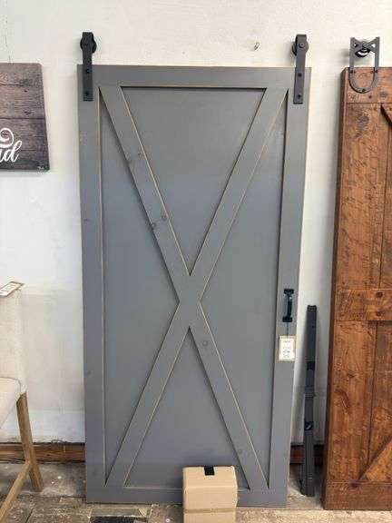 STD grey standard barn boor w/ handle grey image