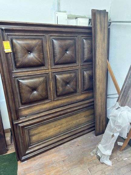 Buttoned Crafted panel queen bed Dkw1