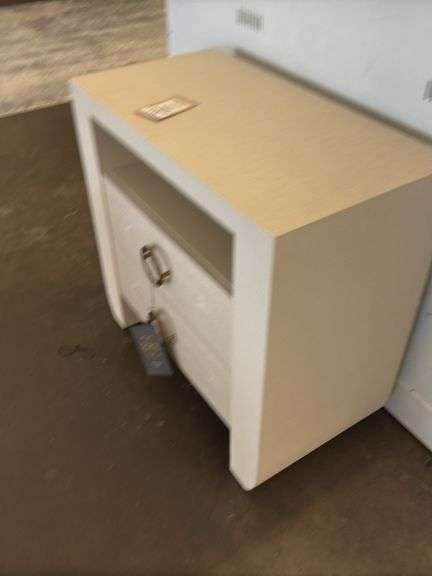 Sherie Nightstand 32x17x30 Cerused White