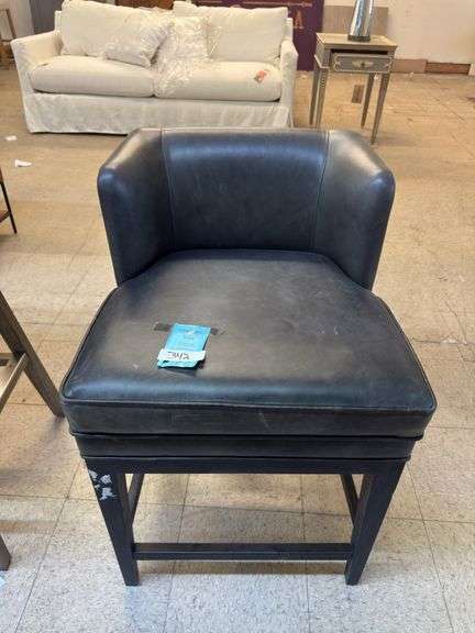 Jada cont. cntr/stool image