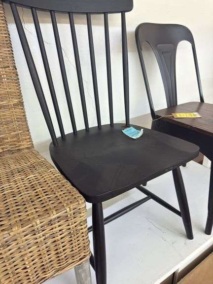 Spindle back side chair black