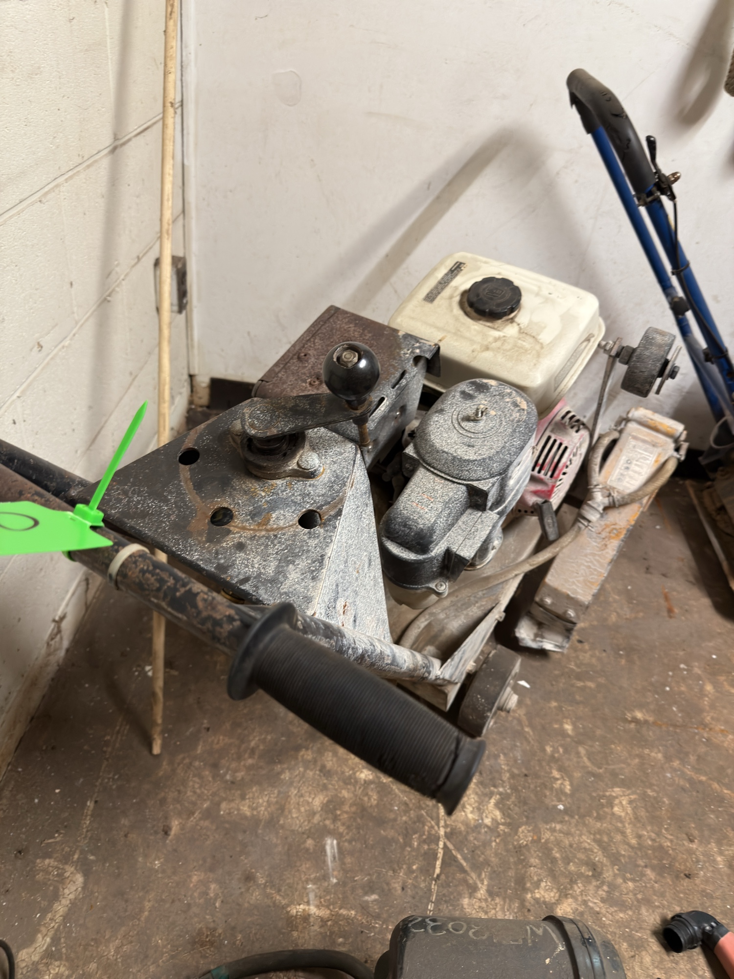 Lot image 12